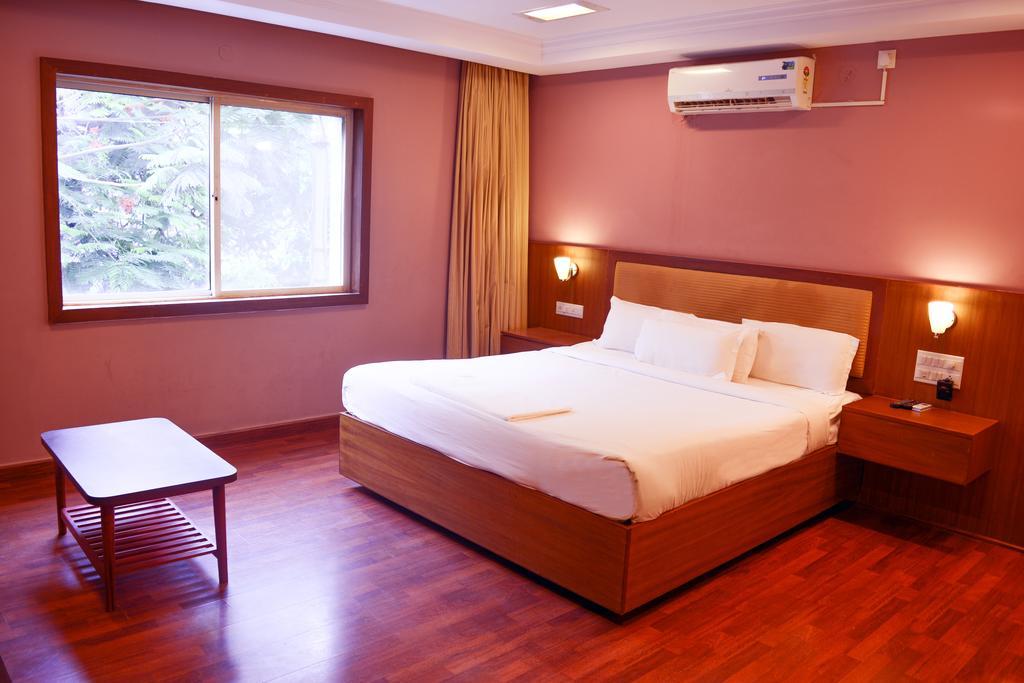 Serene Boutique Hotel Bangalore Eksteriør billede