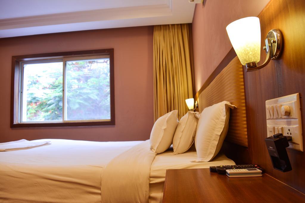 Serene Boutique Hotel Bangalore Eksteriør billede
