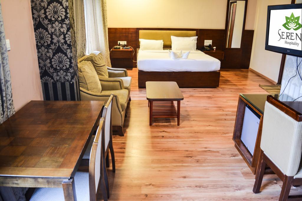 Serene Boutique Hotel Bangalore Eksteriør billede
